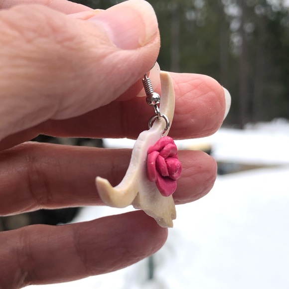 Handmade bull skull earrings - Picture 3 of 5